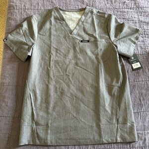 Jaanuu Men’s Platt Scrub Top, New with Tags—Gray